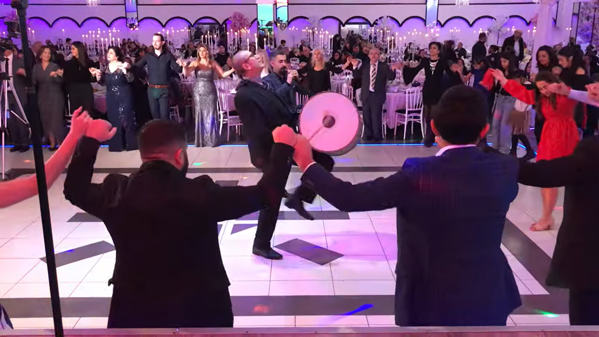 Düğün Salonlarında Sahneye Uygun Davul Zurna Performansı